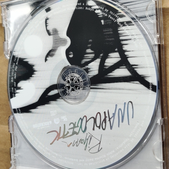 Rihanna unapologetic - Picture 3 of 6